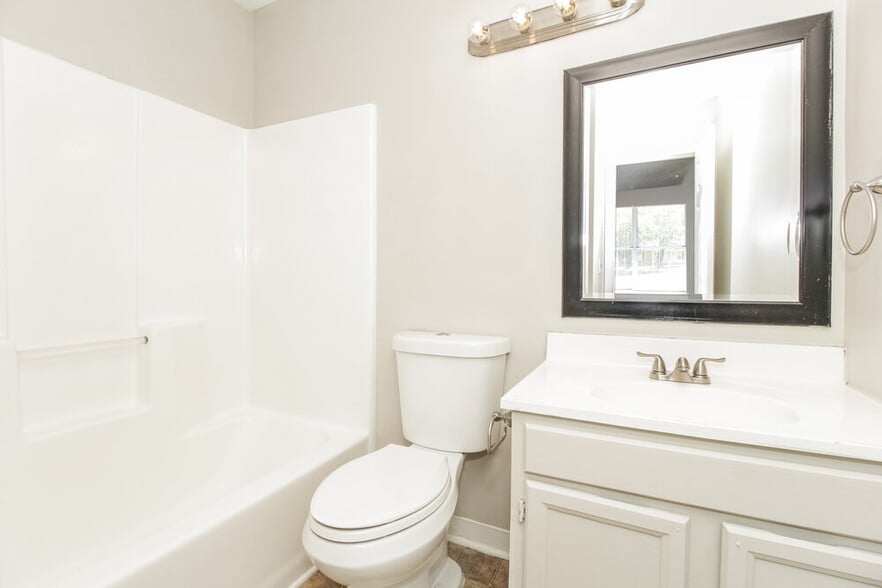 Building Photo - 3467 Meadowland Pl SW