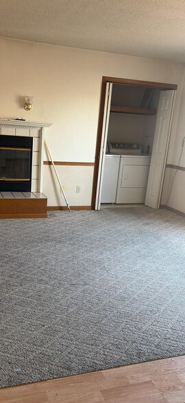 Building Photo - 1402 5th Ave