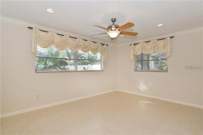 Building Photo - 3210 San Bernadino St