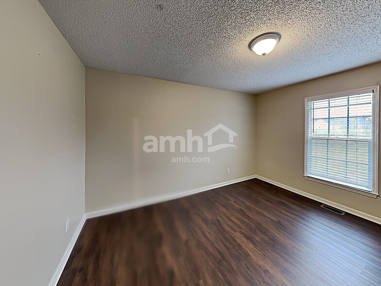 Building Photo - 2308 Genesis Dr