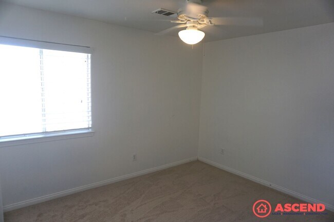 Building Photo - Home Located in Villages of Brimhall