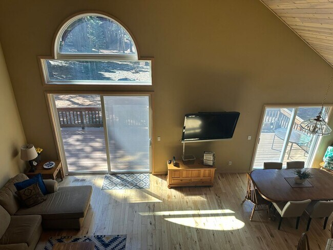 Building Photo - Tahoe Donner Ski Lease