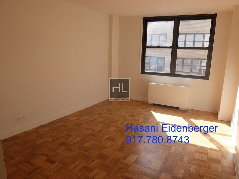 Building Photo - EAST 49 STREET