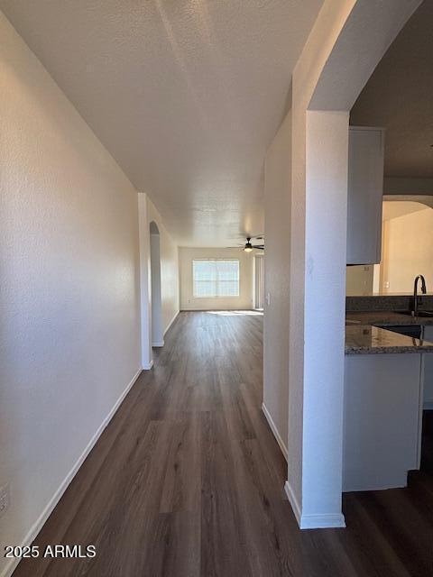 Building Photo - 1241 S Wagon Wheel Dr