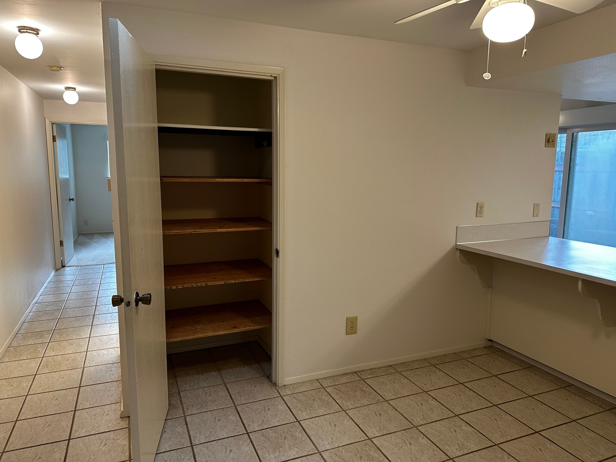 Building Photo - 515 16th Ave SE