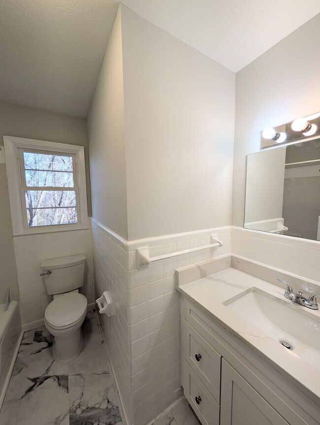 Building Photo - Asheville Long Term Rental