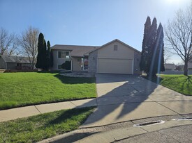 Building Photo - 4601 E Hanna Cir