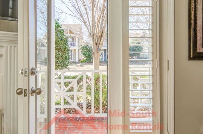 Building Photo - 1228 Island Pl E