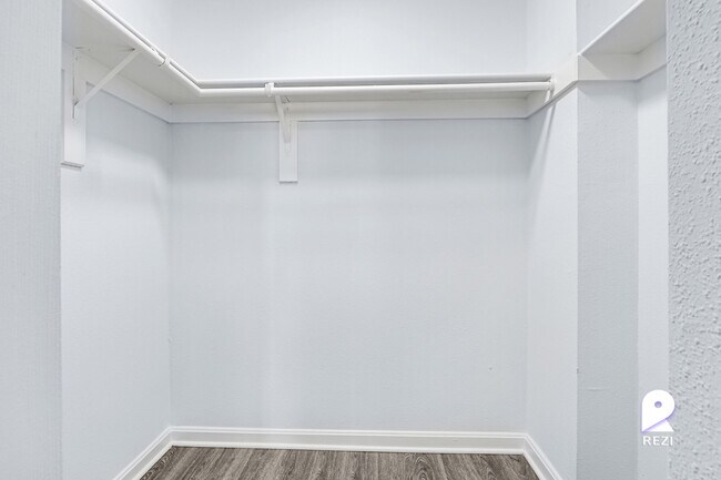 Building Photo - 6411 Hil-Mar Dr