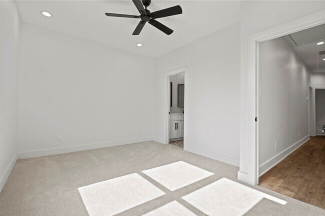 Building Photo - 8419 Venus St
