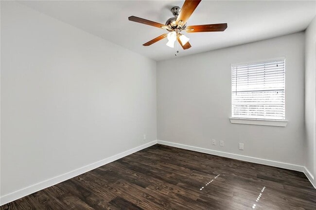 Building Photo - 6205 Hyside Dr