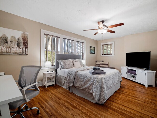 Building Photo - 3222 West Blvd