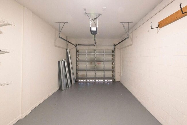 Building Photo - 2400 Centergate Dr