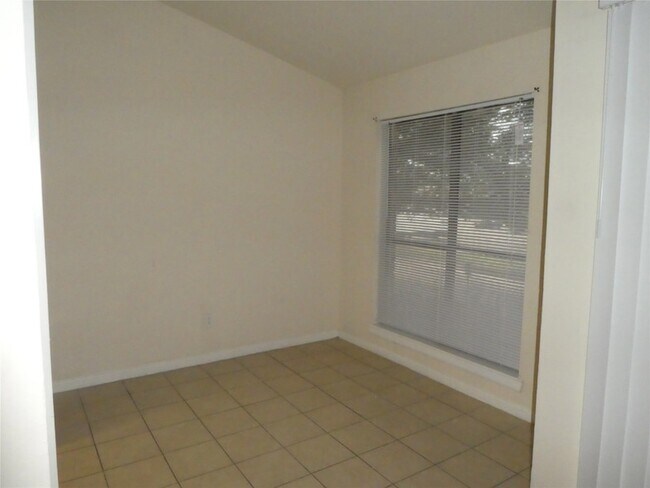 Building Photo - 16111 Aspenglen Dr