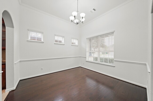 Building Photo - 10011 Western Pine Trail
