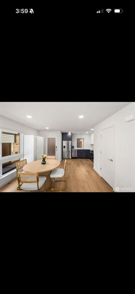 Building Photo - 4028 5th Ave NE