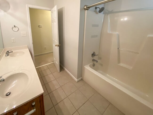 Building Photo - 61 Old Wilder Ln