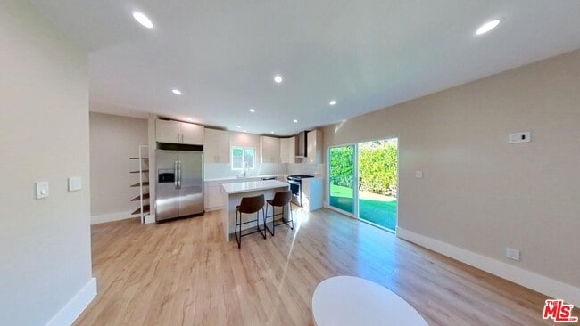 Building Photo - 6440 Yarmouth Ave