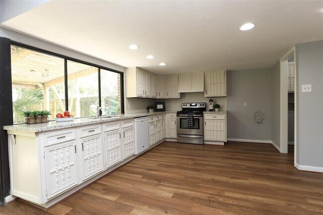 Building Photo - 3903 Coltwood Dr