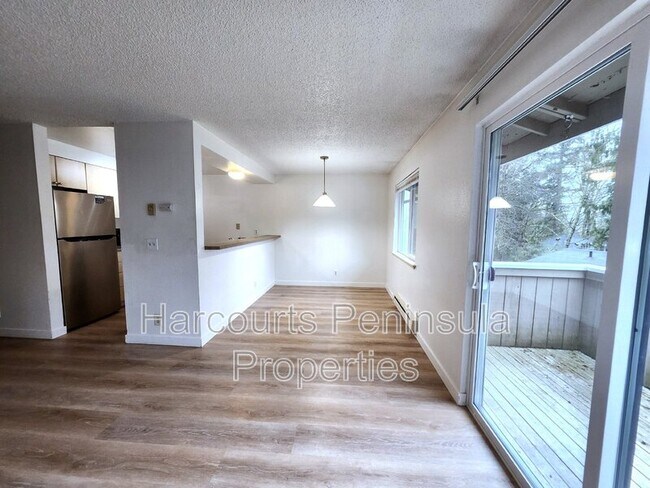 Building Photo - 45 NE Torval Canyon Rd