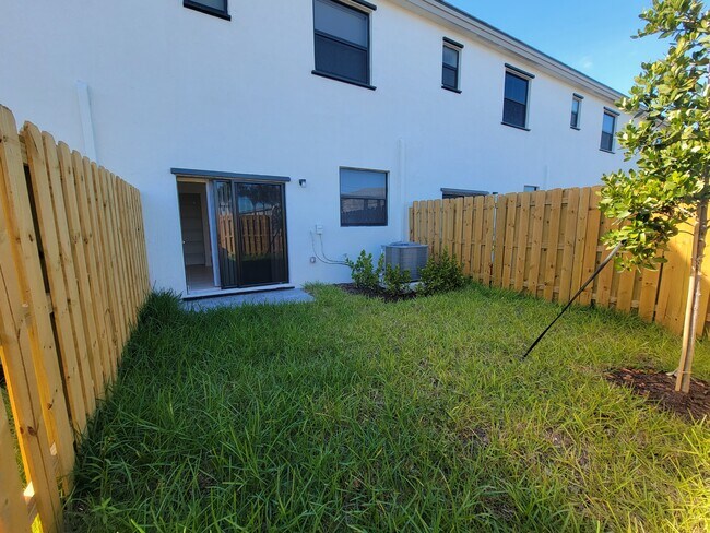 Building Photo - 28637 SW 132nd Ct