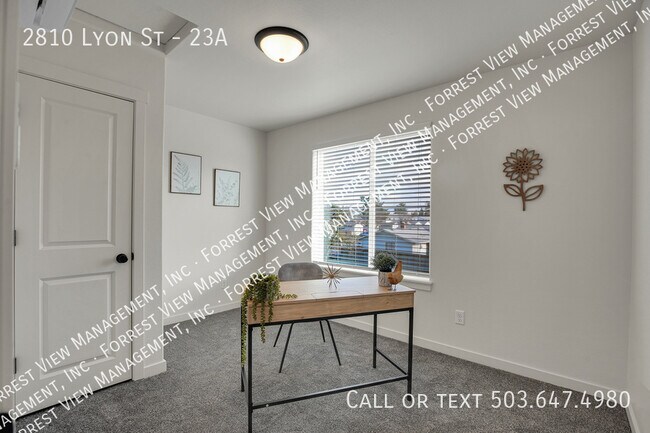 Building Photo - 2810 SE Lyon St