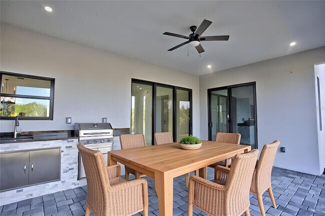 Building Photo - 9574 Salt Lake St