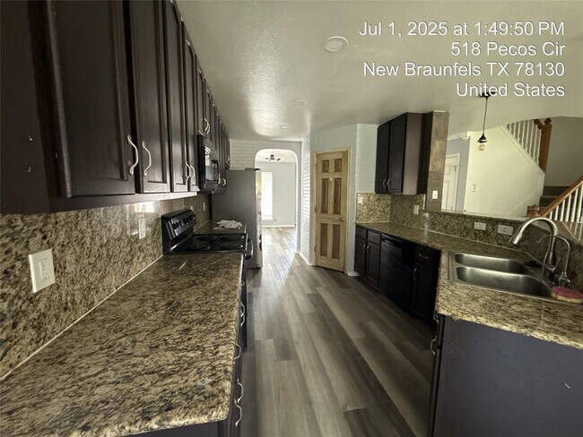 Building Photo - 518 Pecos Cir