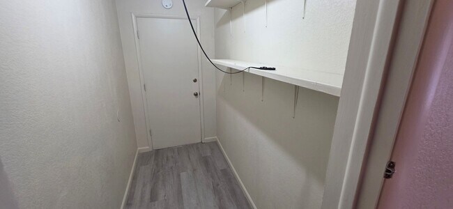 Building Photo - MOVE IN SPECIAL 1/2 OFF FIRST FULL MONTHS RENT.  ALL PROSPECTIVE TENANTS MUST SUBMIT A $58 NON-RE...