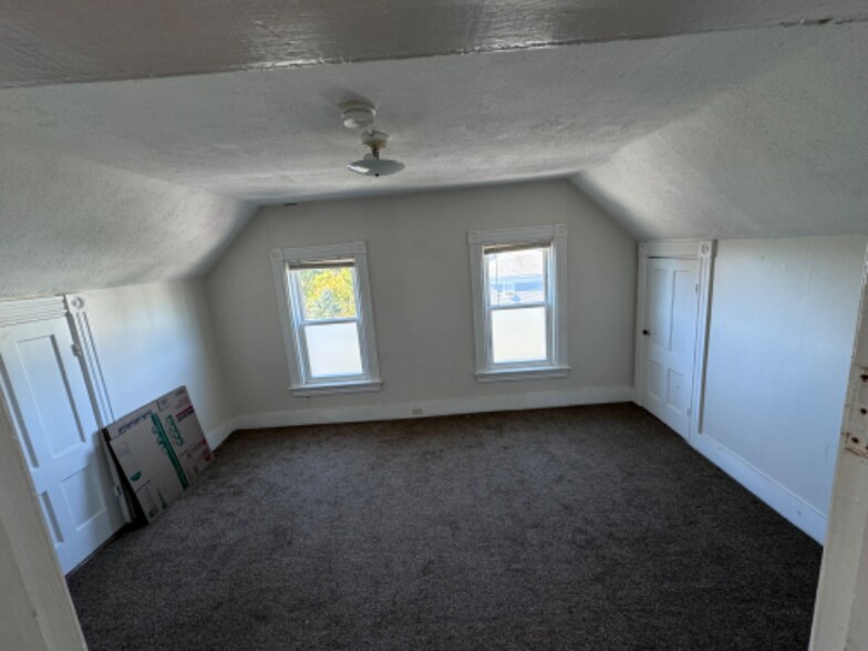 Primary Photo - 41 Blucher St