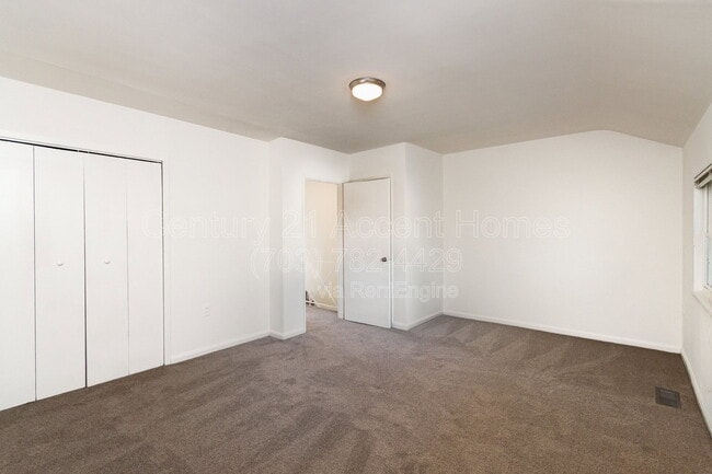 Building Photo - 3822 Keller Ave