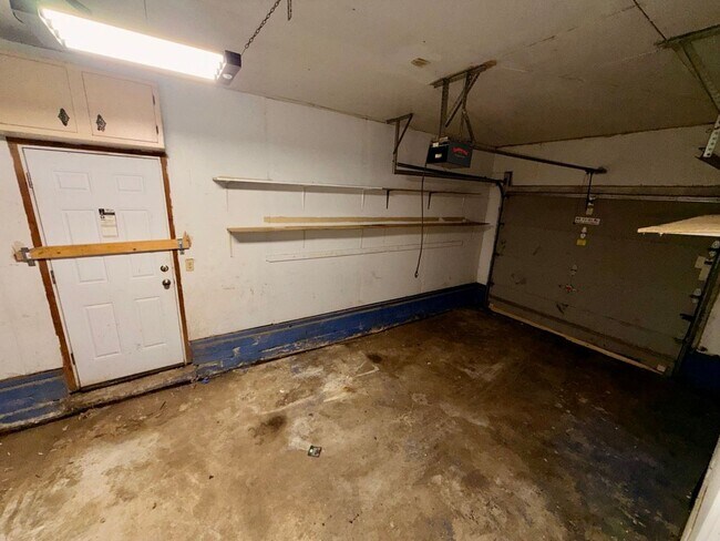 Building Photo - 1320 S Crane St