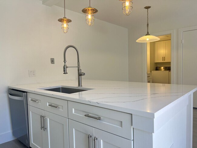 Building Photo - Townhouse 2 Bedroom 2.5 Bath West Palm beach
