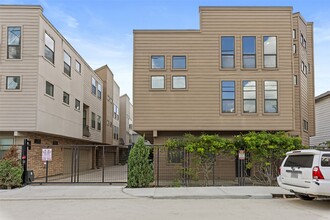 Building Photo - 1420 Wilson St