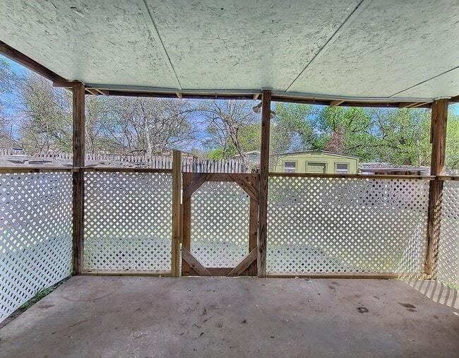 Building Photo - 108 Quail Valley Dr