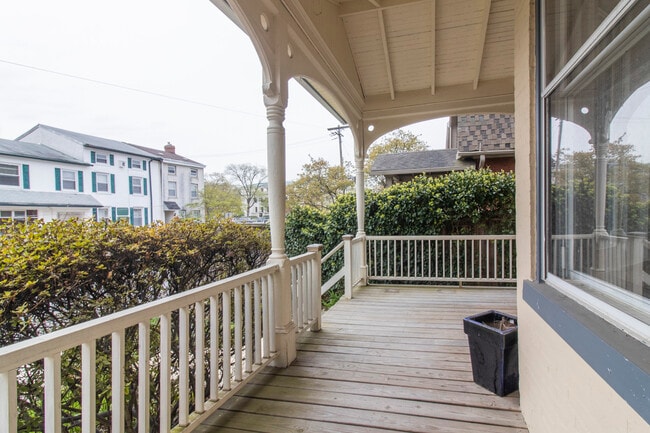 Building Photo - 328 W Front St