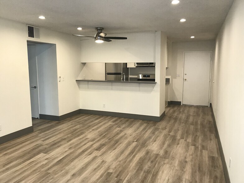 Building Photo - 3715 S Canfield Ave