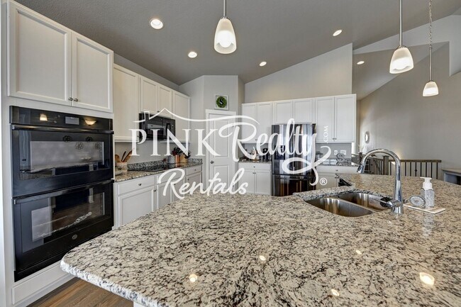 Building Photo - 1407 Grand Overlook St