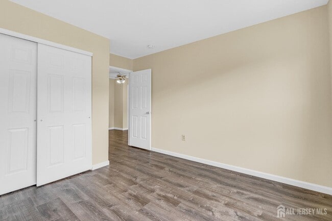 Building Photo - 267 Shady Oak Ct