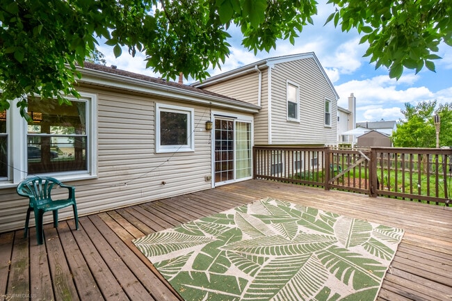 Building Photo - 2122 Kensington Dr