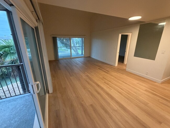 Building Photo - 664 Sunfish Way
