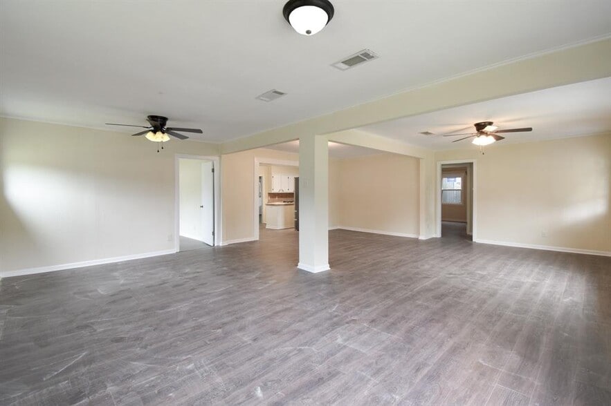 Building Photo - 301 S 3rd St