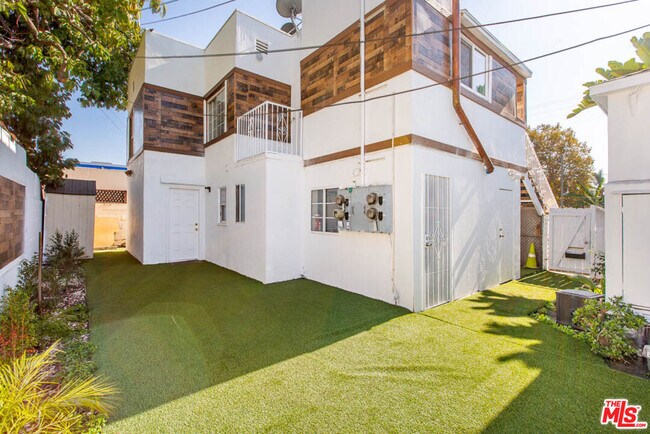 Building Photo - 8525 Cadillac Ave