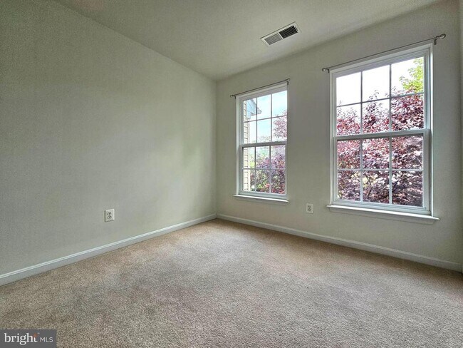 Building Photo - 15328 Elizabeth Burbage Loop