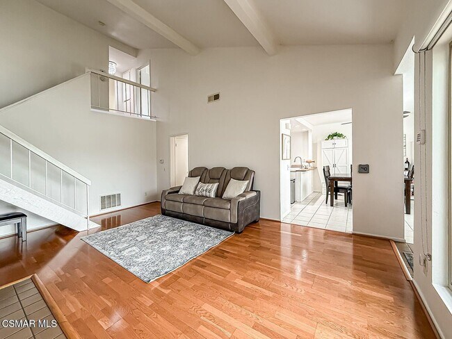 Building Photo - 560 Chapala Dr