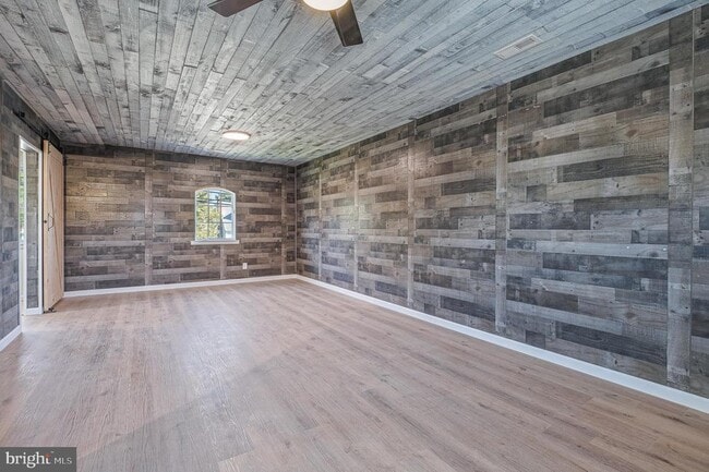 Building Photo - 312 N Hammonds Ferry Rd