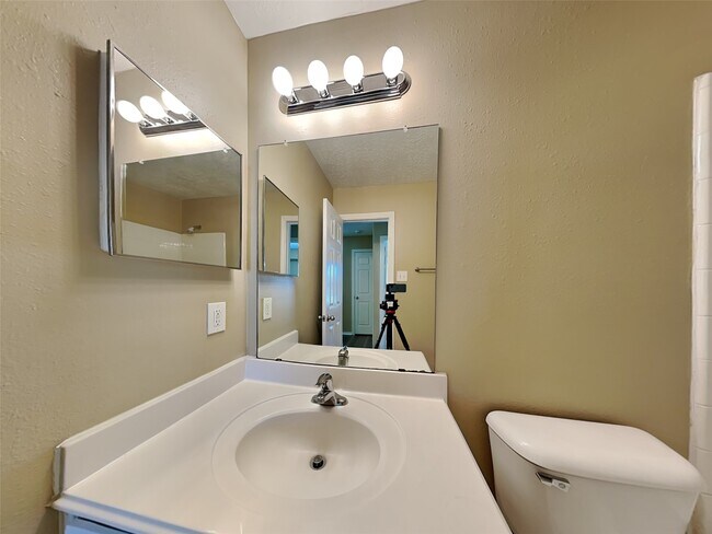 Building Photo - 13118 Peppergate Ln