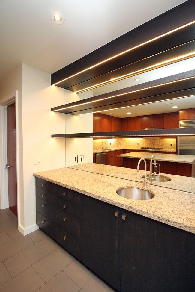 Building Photo - 1025 NW Couch St