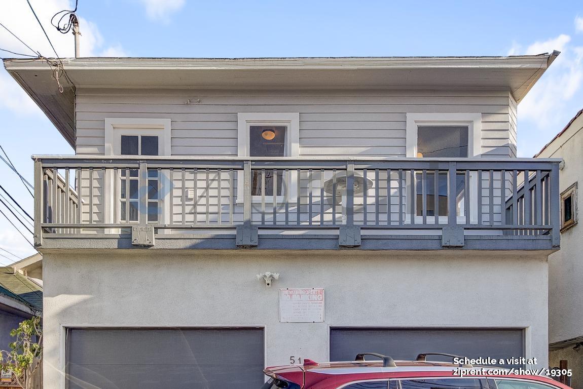 Building Photo - Unit B