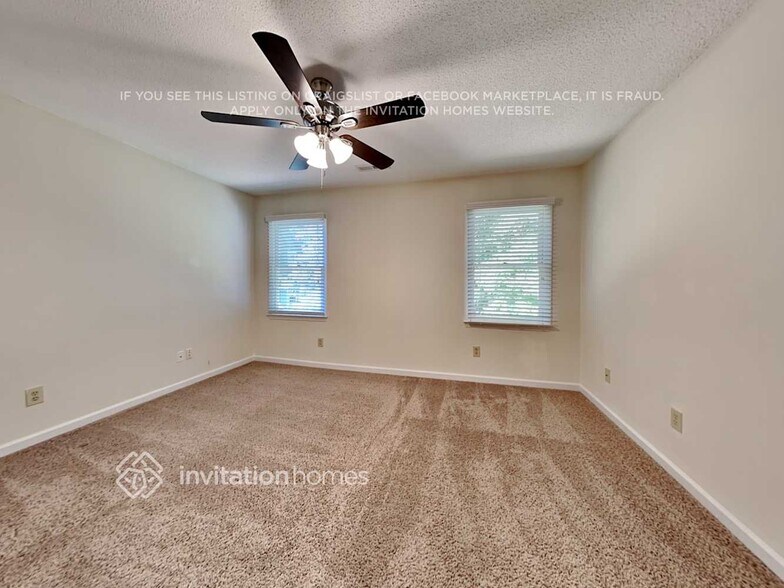 Building Photo - 3600 Willowtree Ln